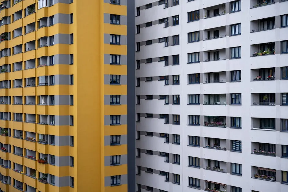 Balkon an einem Mietshaus in der Stadt