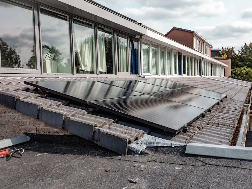 Photovoltaikanlage auf einem modernen Einfamilienhaus für Familien
